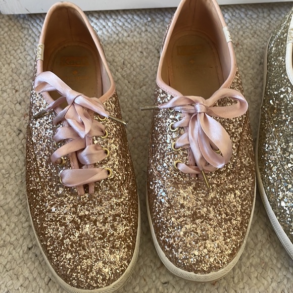 (SET IS SOLD) - Picture 2 of 4